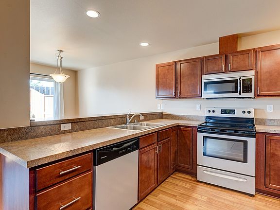 3rd image of 85 NE Melrose Dr