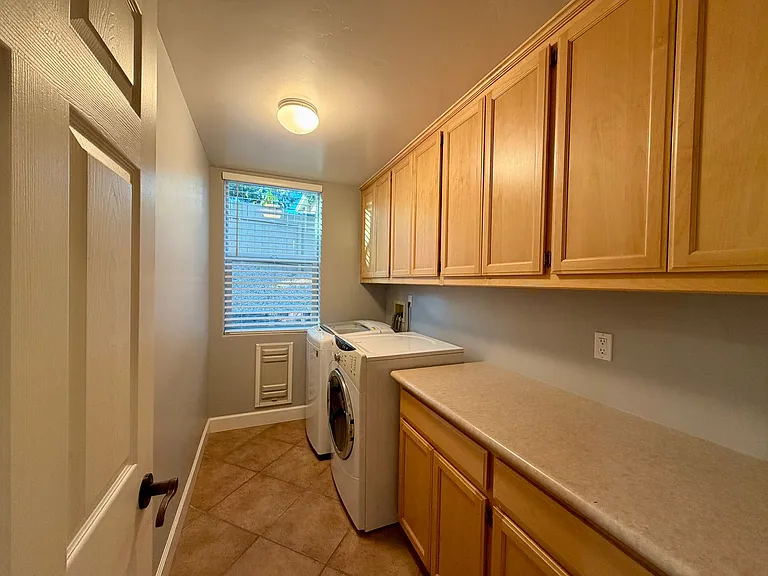 904 Larable Ct — Photo 12