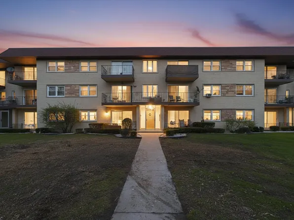 5211 N Potawatomie Ave Unit 206, Chicago, IL 60656