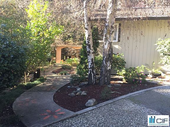 2nd image of 105 Las Colinas Dr