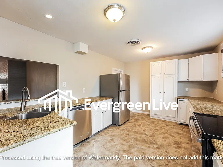 6610 Carrie Ln — Photo 4
