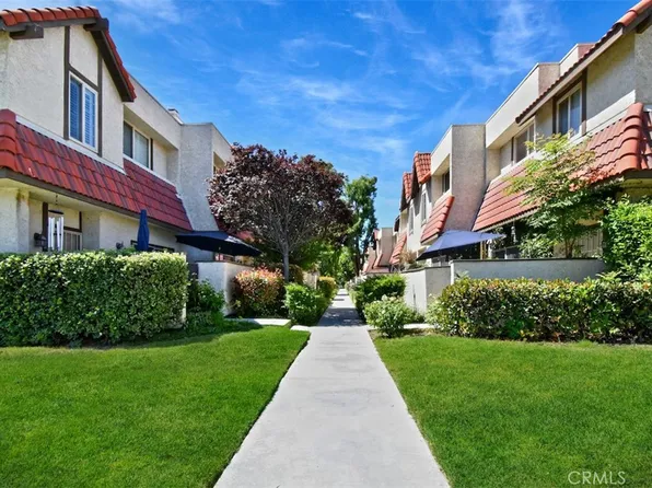 17908 River Cir APT 1, Santa Clarita, CA 91387