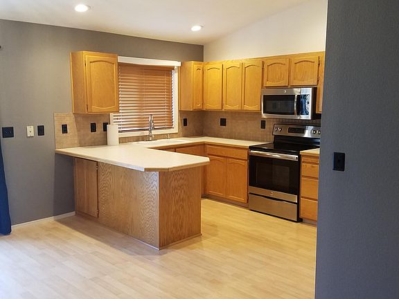 5th image of 14454 W Comisky Dr
