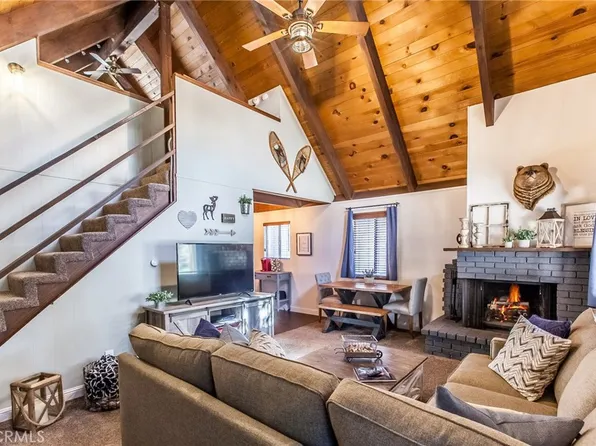 422 Leonard Ln, Big Bear City, CA 92386