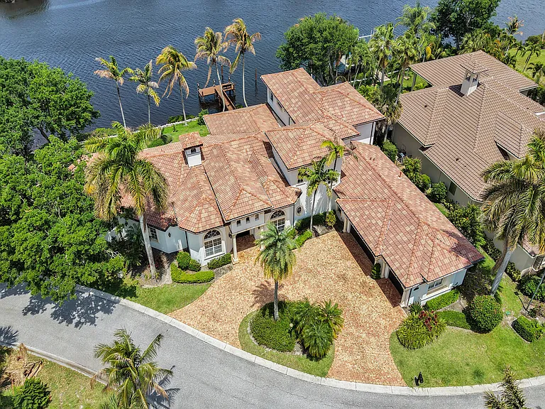 18669 SE Palm Island Ln — Photo 56