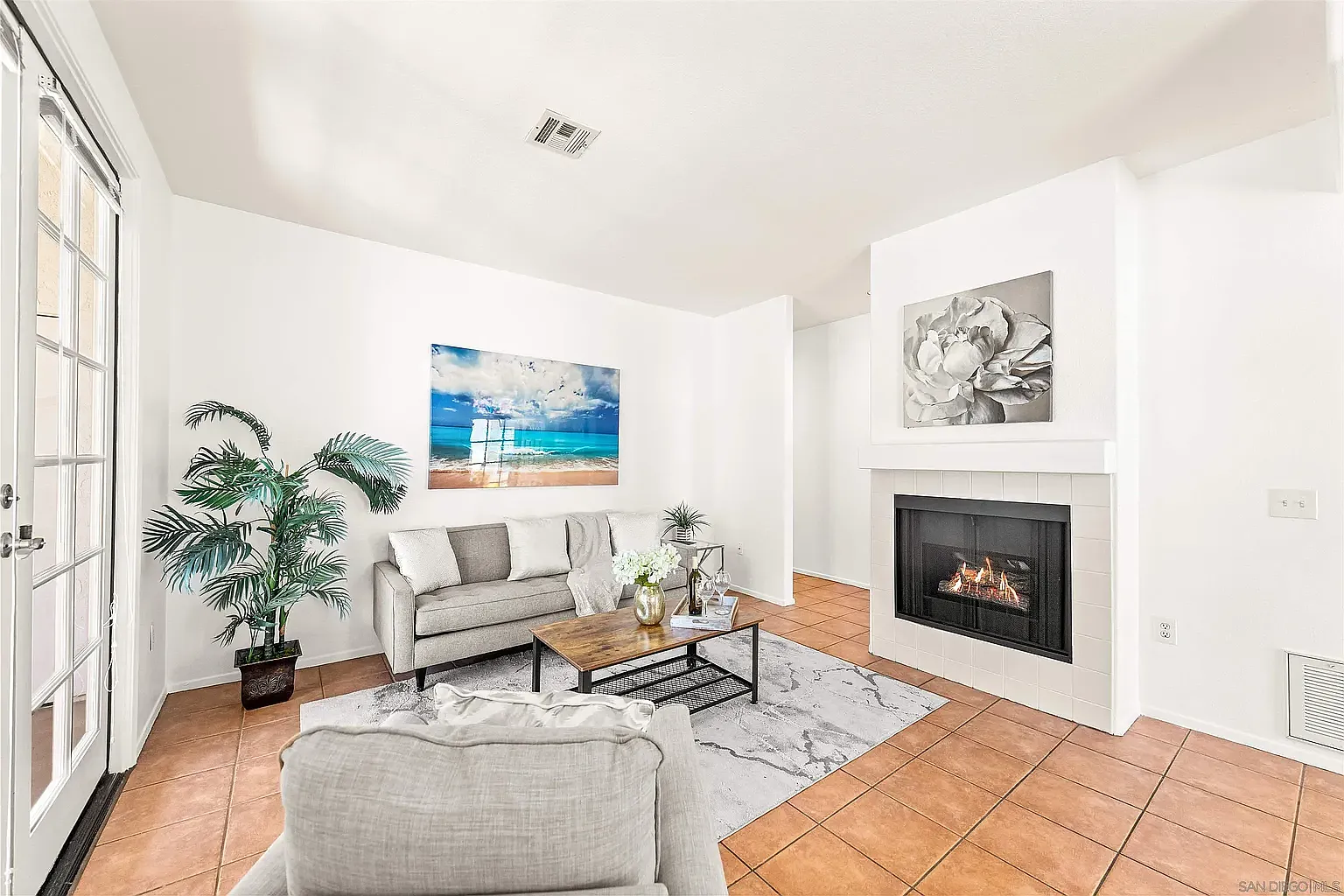 2 bed, 831 sqft, $2,600 — Photo 4