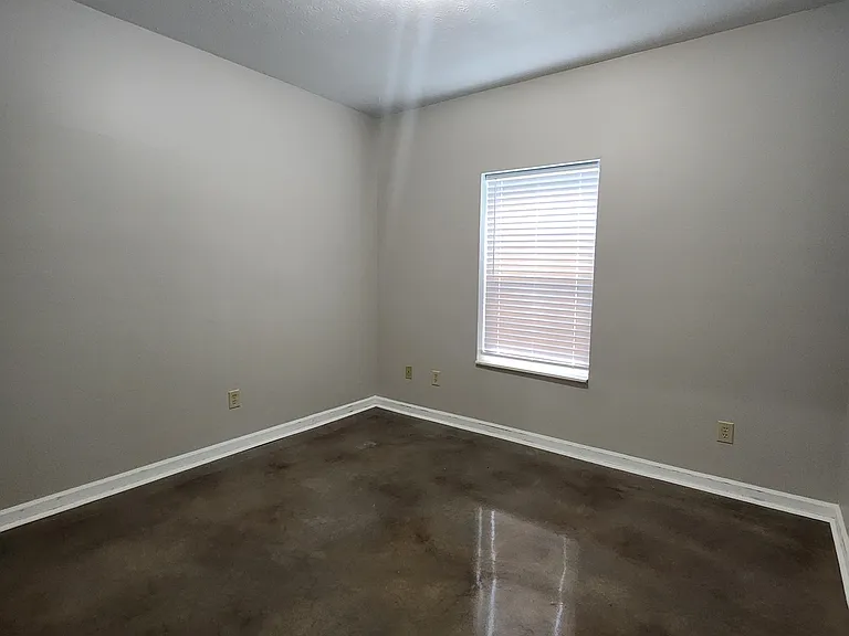 978 N Franklin Ave #3 — Photo 6