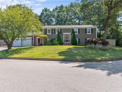 158 Acorn Ln, West Warwick, RI, 02893