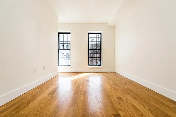 Rented by Nooklyn NYC LLC | media 41