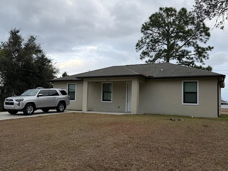 5037 N Dogwood Cir — Photo 3