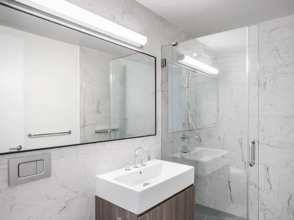 220 East 72nd Street image 5 of 28