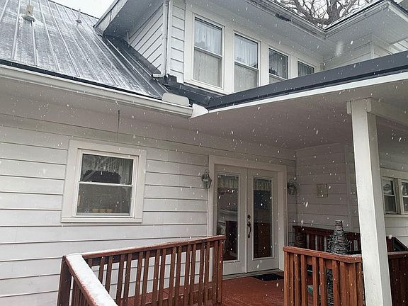 5th image of 366 Lakeside Dr