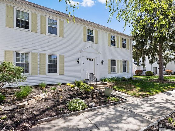 2nd image of 27 N Bradford Ln #B