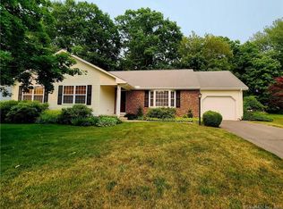 85 Chatham Dr, Manchester, CT 06042