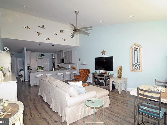 4th image of 861 Moorings Cir #134