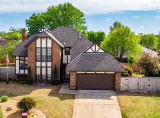 6905 N Lake Front Dr, Warr Acres, OK 73132