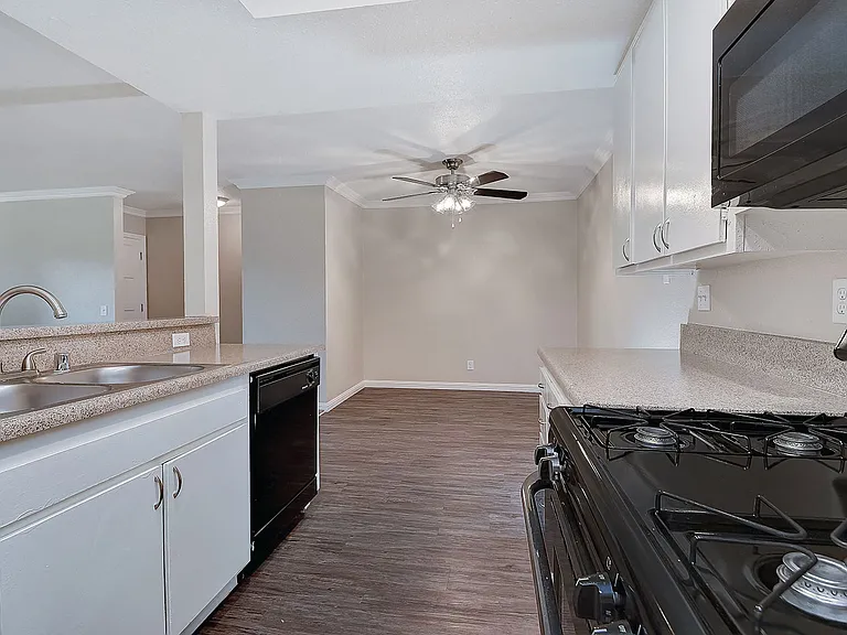 Grande Apartment Homes Kitchen-Dining Area