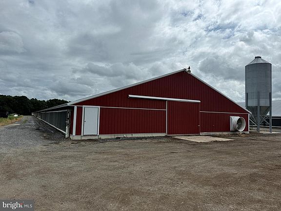 4th image of 4689 Woodpecker Rd