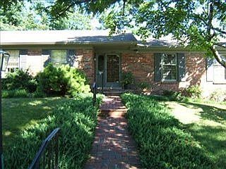 3rd image of 2213 Lakeside Dr
