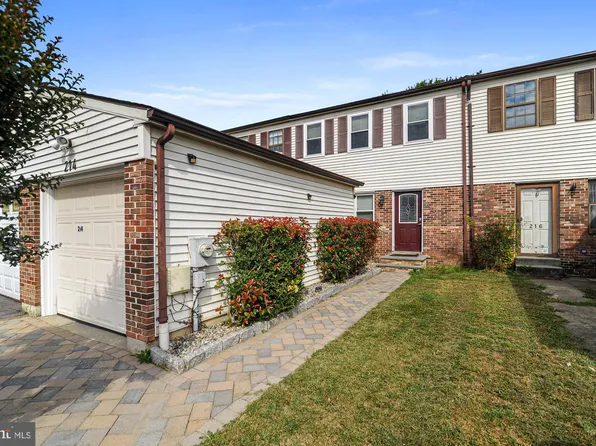 214 Springwood Dr, Bear, DE 19701