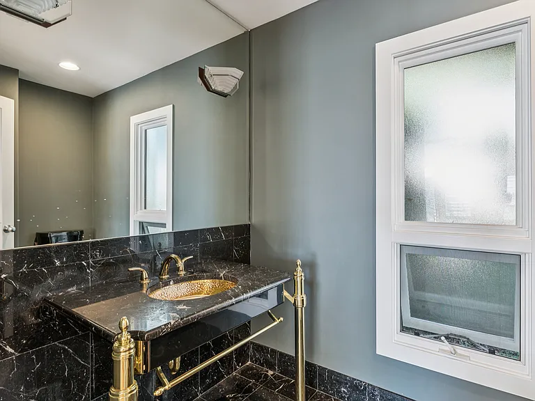 95 Spring Ln — Photo 25
