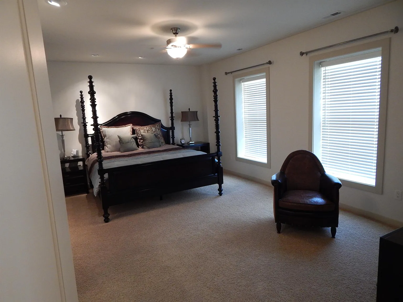 1 bed, 2.5 bath, 2312 sqft, $2,350 — Photo 4
