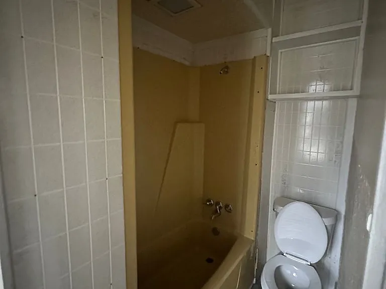 202 Westwood Ave — Photo 5