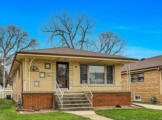 9241 S Avers Ave, Evergreen Park, IL 60805