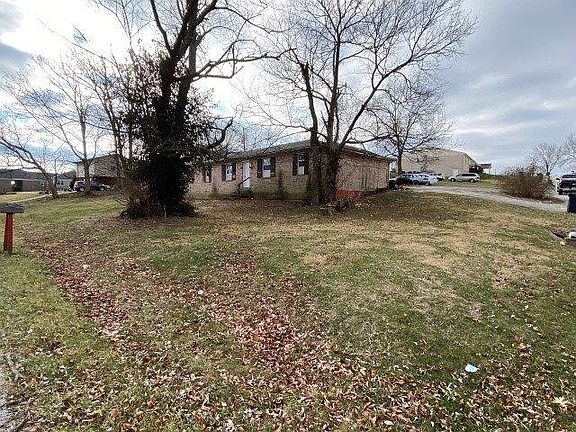 2nd image of 1001 Colonial Trce
