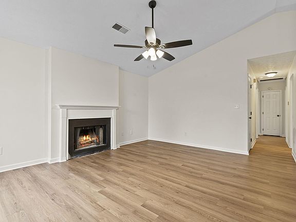 4th image of 2500 Cashel Ct