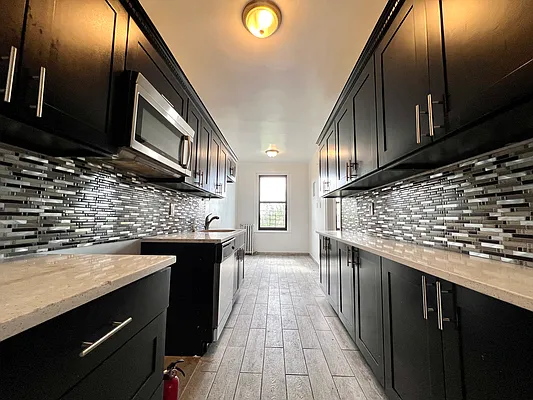 Rented by R New York | media 12