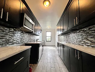 Rented by R New York