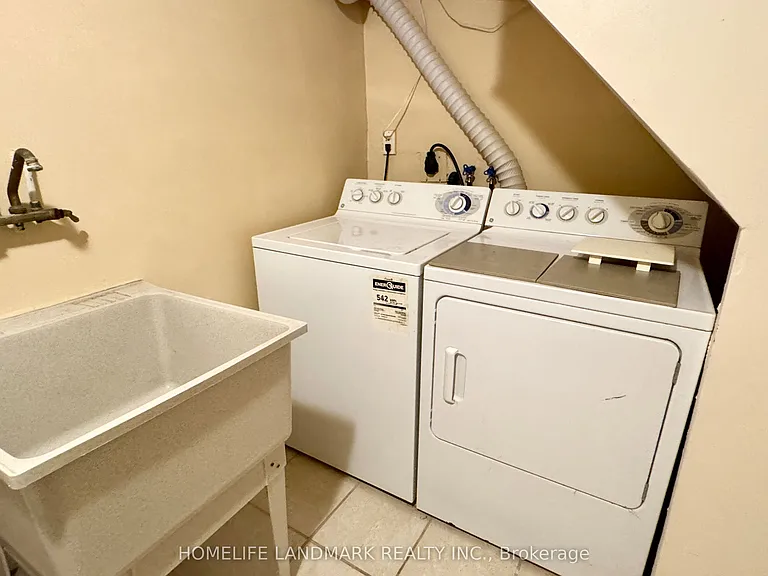 29 W Borough St #BASEMENT — Photo 10