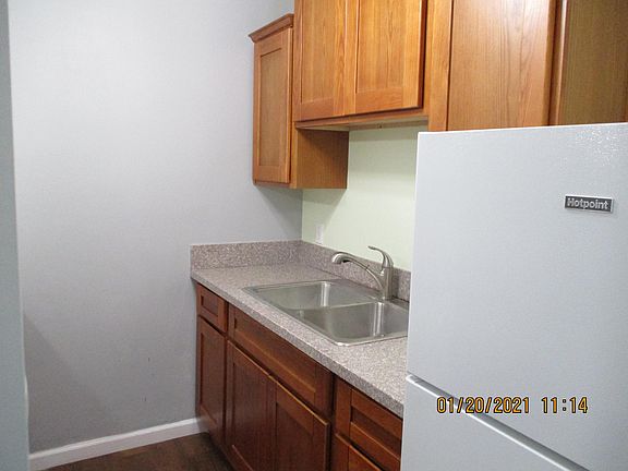 4th image of 3233 W St