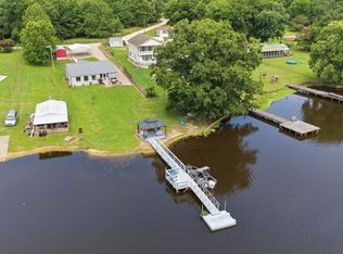1037 Natures Cove Rd, Saluda, SC 29138