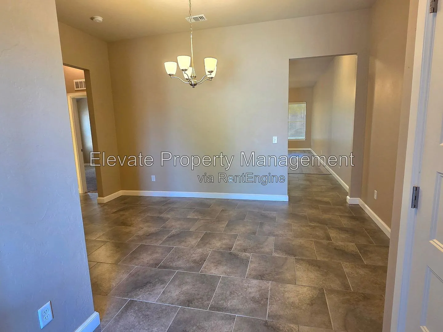 3 bed, 2.0 bath, 1431 sqft, $1,545 — Photo 4