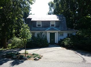 160 Chestnut Hill Rd, Newton, MA 02467