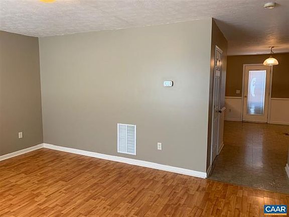 3rd image of 418 Freedom Ct