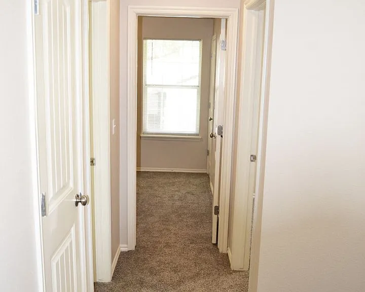 Sydney Court Townhomes — Photo 35