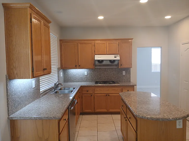 9394 Live Oak Dr — Photo 9