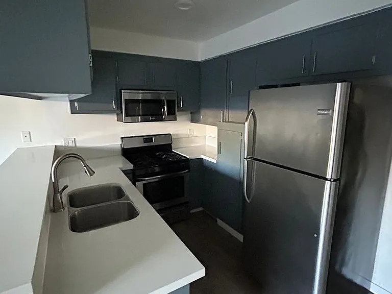 12128 Ramona Ave — Photo 4