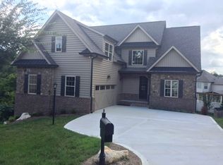 1625 Autumn Tree Ln, Knoxville, TN 37922