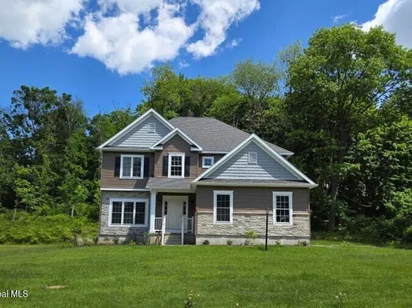 44 Waterford Avenue, Latham, NY 12110