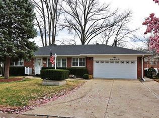 6106 Savio Dr, Saint Louis, MO 63123