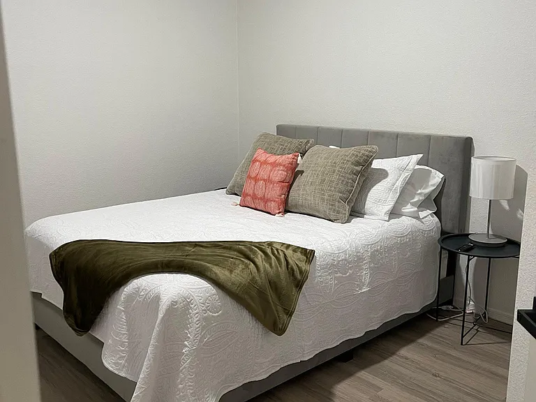 4 Bedroom with 40" TV