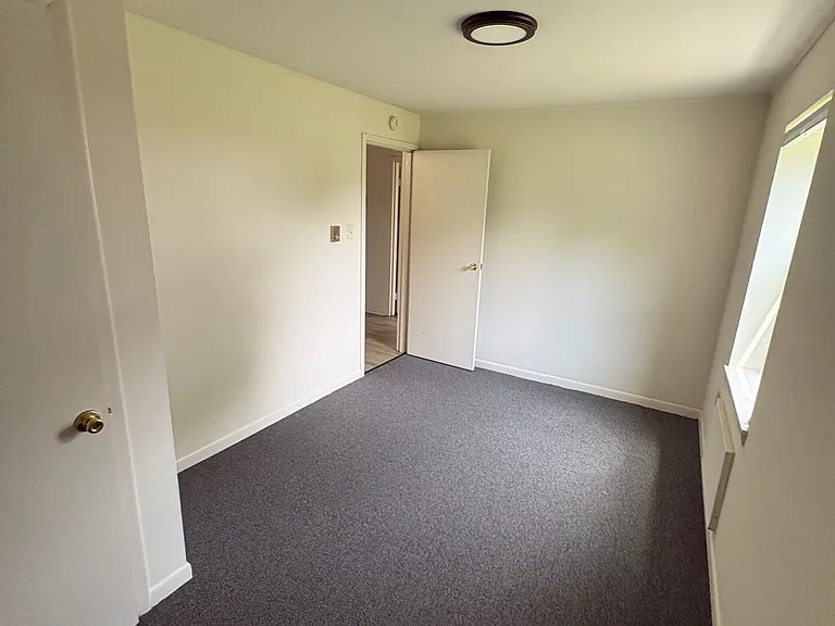Charlotte Place Apartments — Photo 29