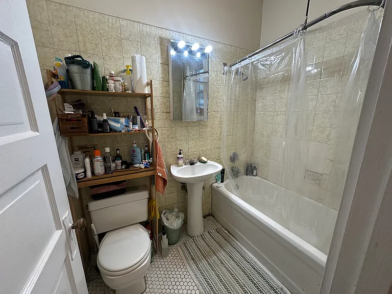 5 Fuller St #3 — Photo 4