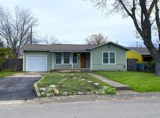 405 N Lewis Ave, Kerrville, TX 78028