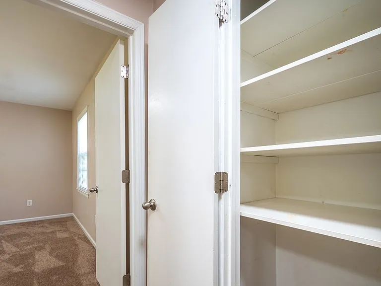 2561 Rutrough Rd — Photo 36