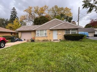 213 W State St, North Aurora, IL 60542